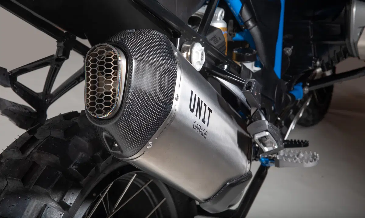 BMW R 1200GS RAD by Unit Garage: ha il becco con le ali da MotoGP (3)