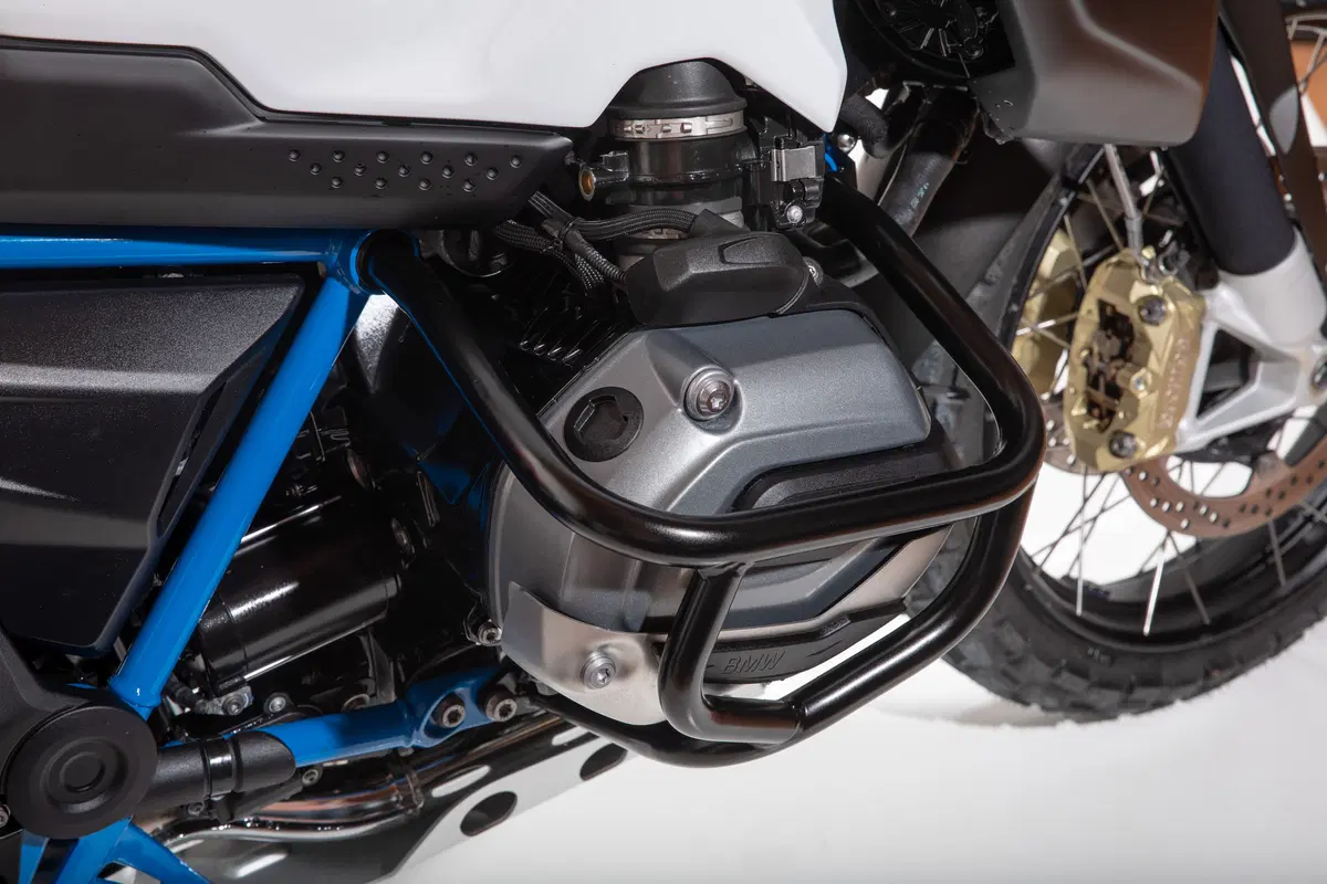 BMW R 1200GS RAD by Unit Garage: ha il becco con le ali da MotoGP (20)