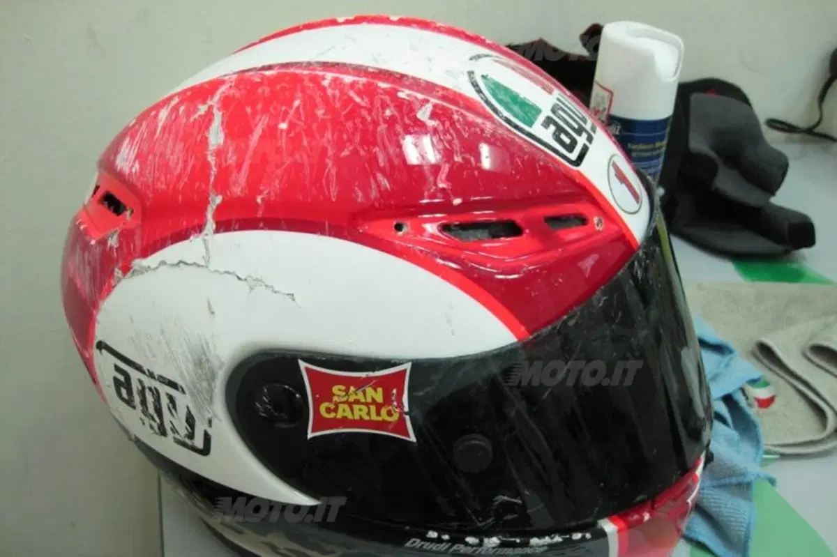 Un brutto volo per Simoncelli