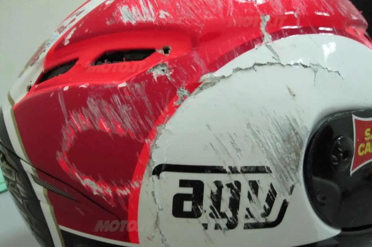 Un brutto volo per Simoncelli (3)