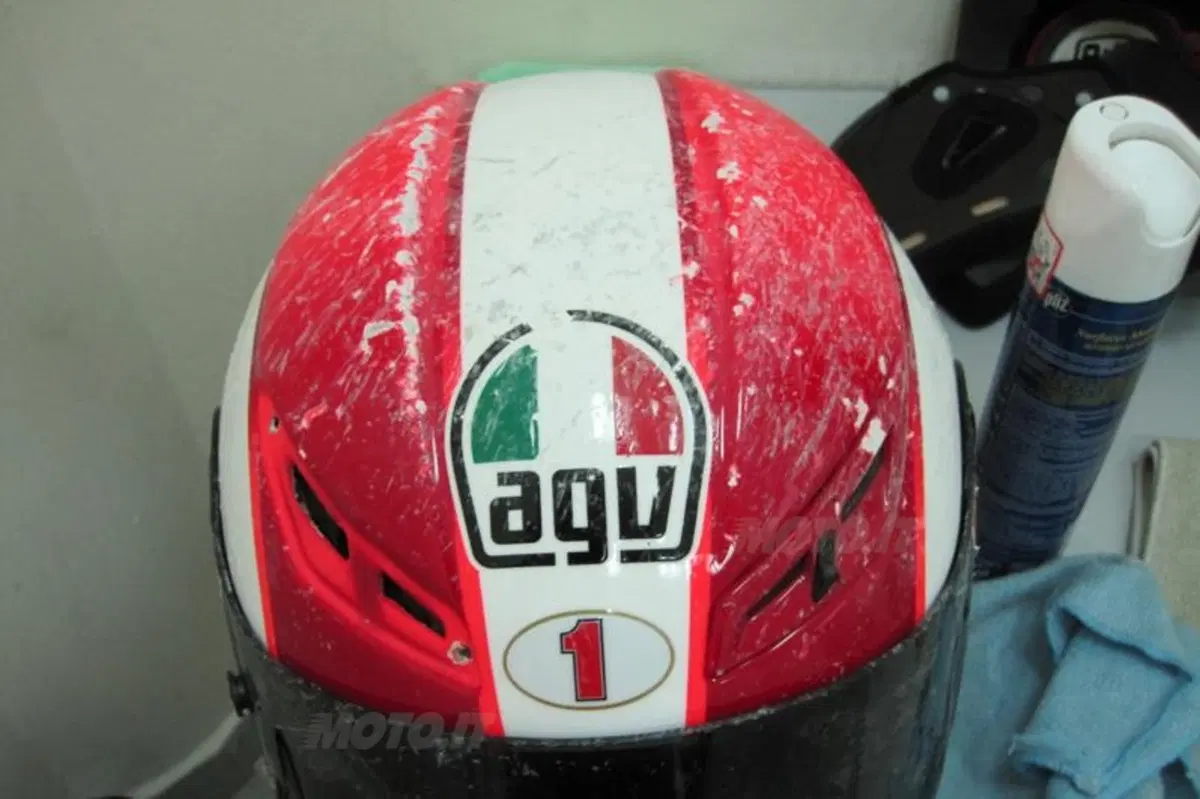 Un brutto volo per Simoncelli (4)