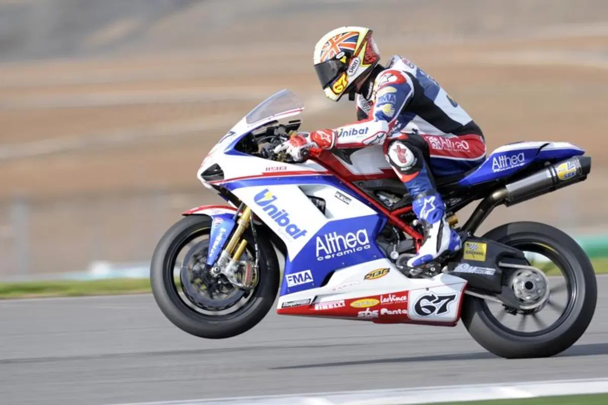 Checa conquista la pole provvisoria