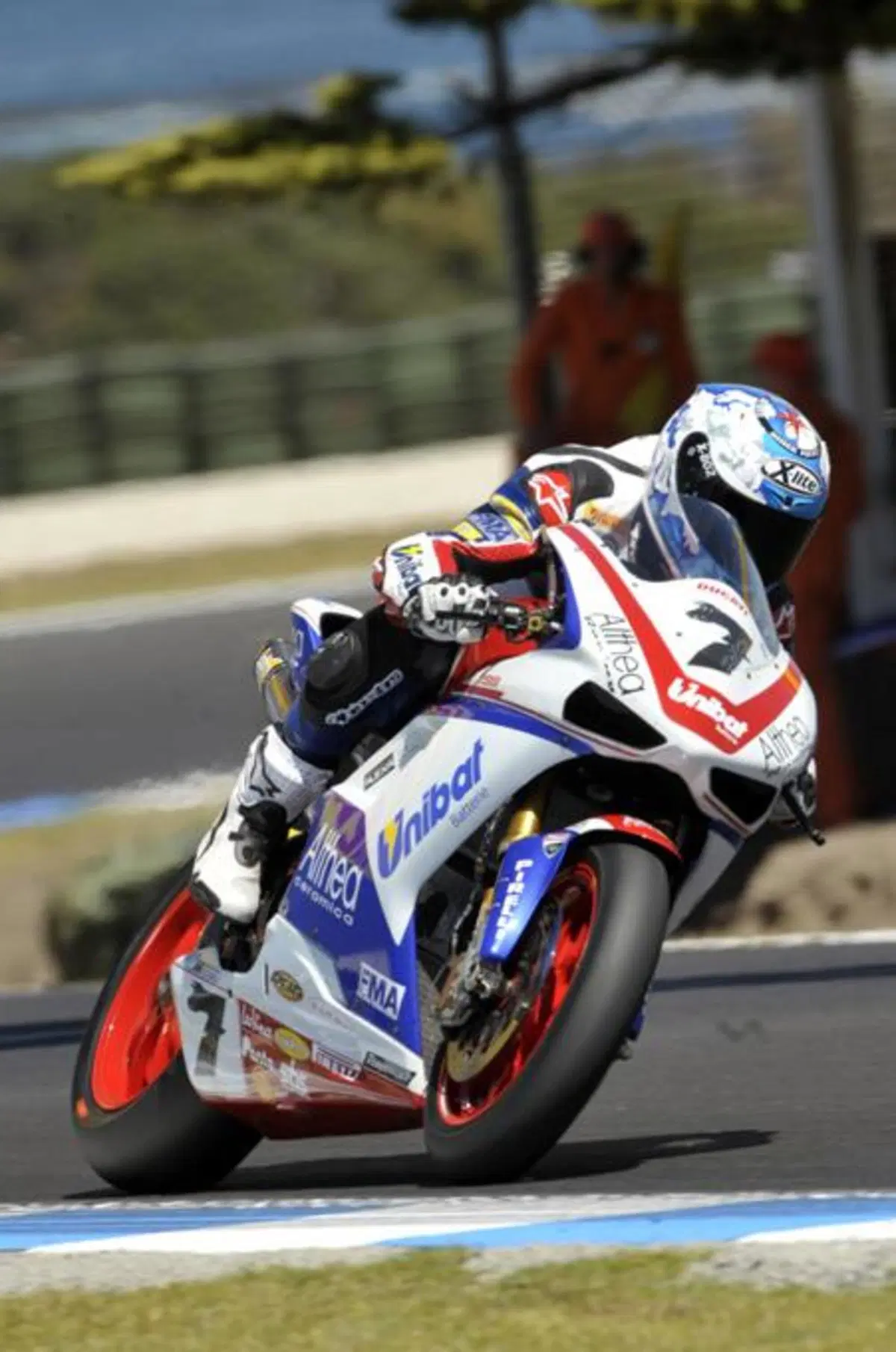 Checa conquista la pole provvisoria (6)
