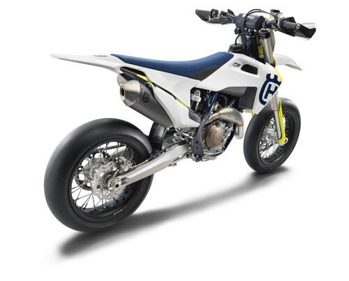 Husqvarna Motorcycles ha presentato la nuova FS 450 Supermoto MY 2019 (2)