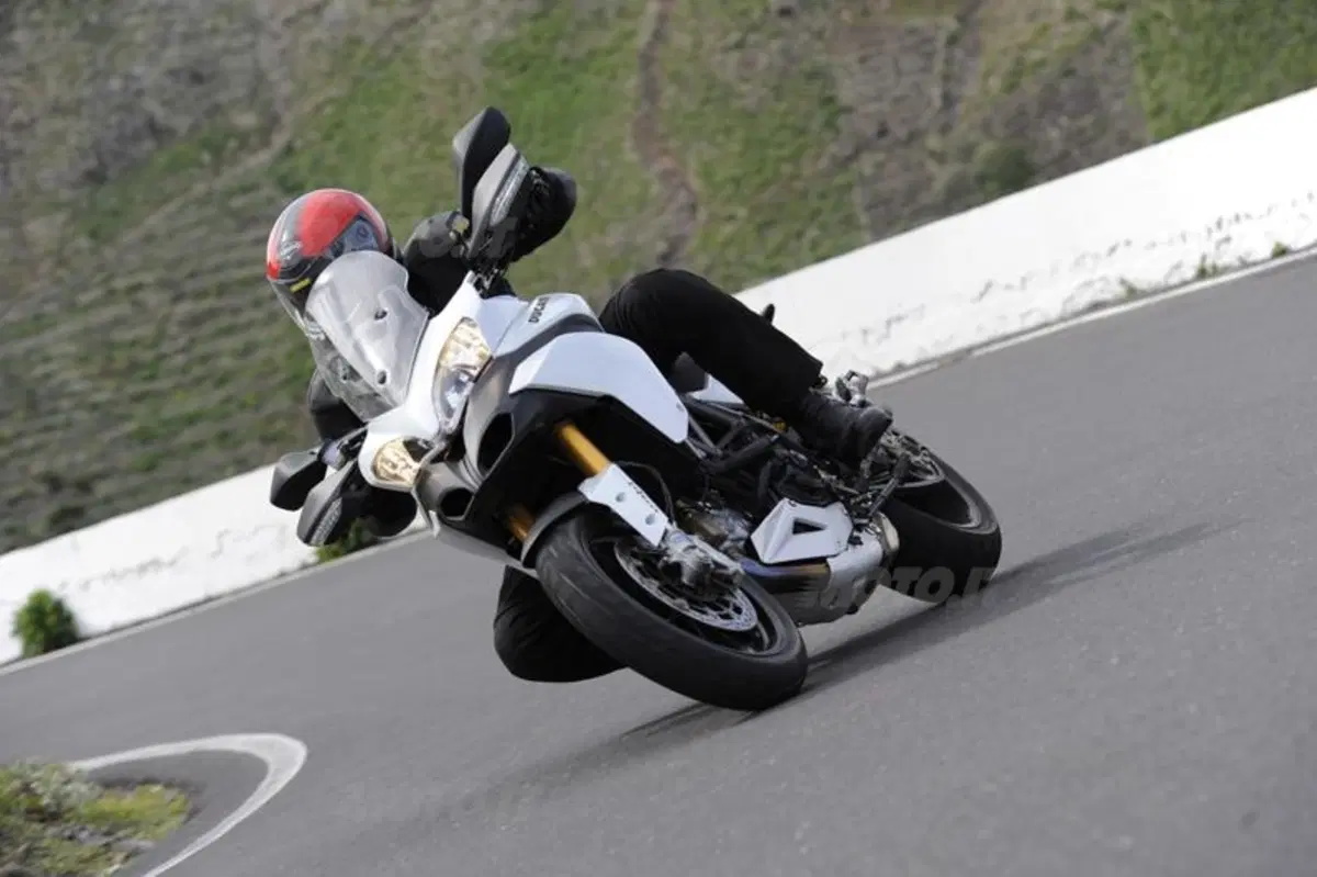 Ducati Multistrada 1200  (16)