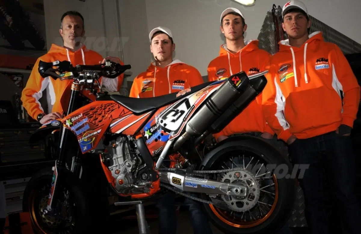 In discoteca per inaugurare la nuova stagione Supermoto (4)