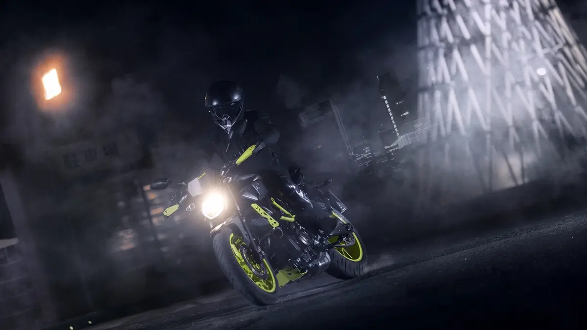 Yamaha MT-07 Moto Cage, il 2016 in Fluo (4)