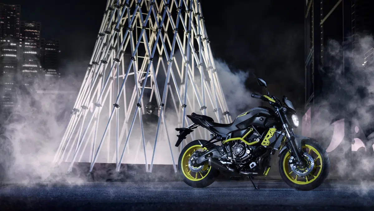 Yamaha MT-07 Moto Cage, il 2016 in Fluo (5)