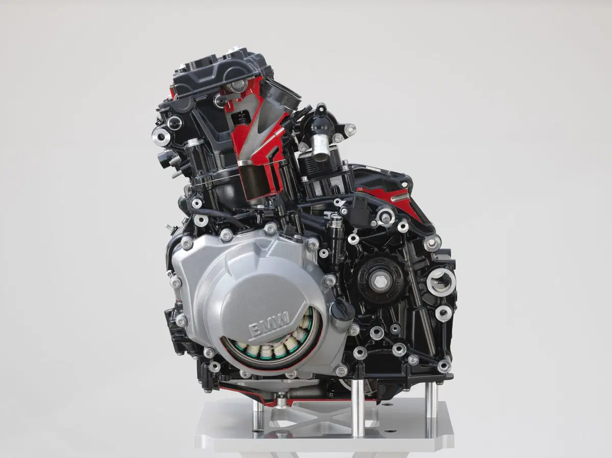 BMW F 850GS e F 750GS. Test e tecnica delle nuove maxi enduro (6)