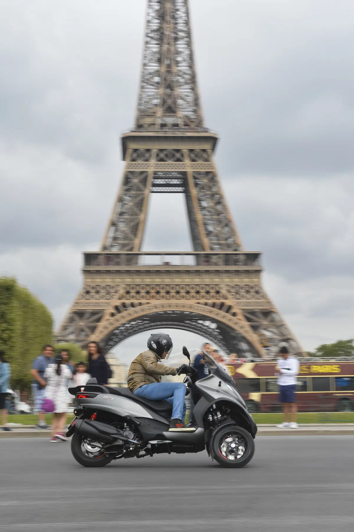Piaggio MP3 350 e 500 2018: Test sulle strade di Parigi (3)