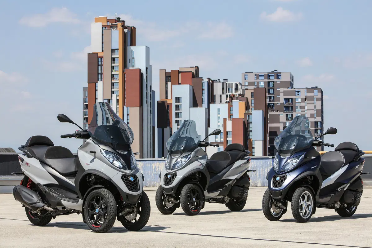 Piaggio MP3 350 e 500 2018: Test sulle strade di Parigi (8)