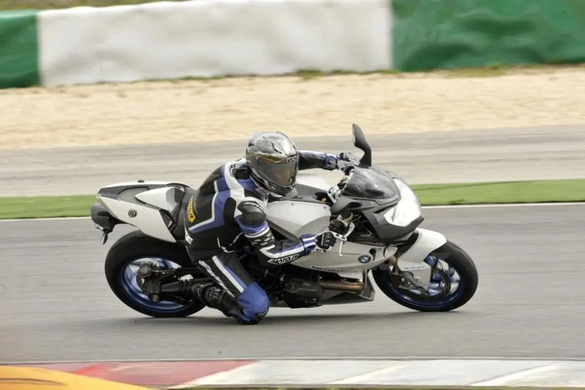 Metzeler Sportec M5 Interact™ (18)