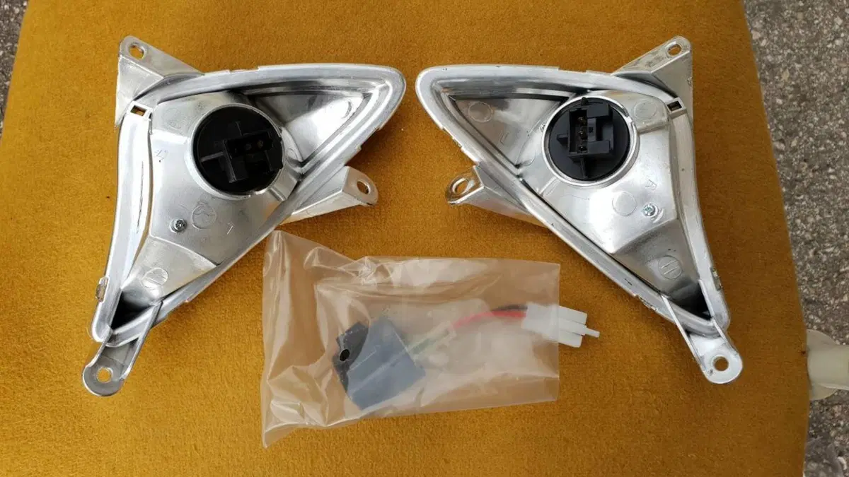 Fari Anteriore Yamaha T-Max Faco (5)