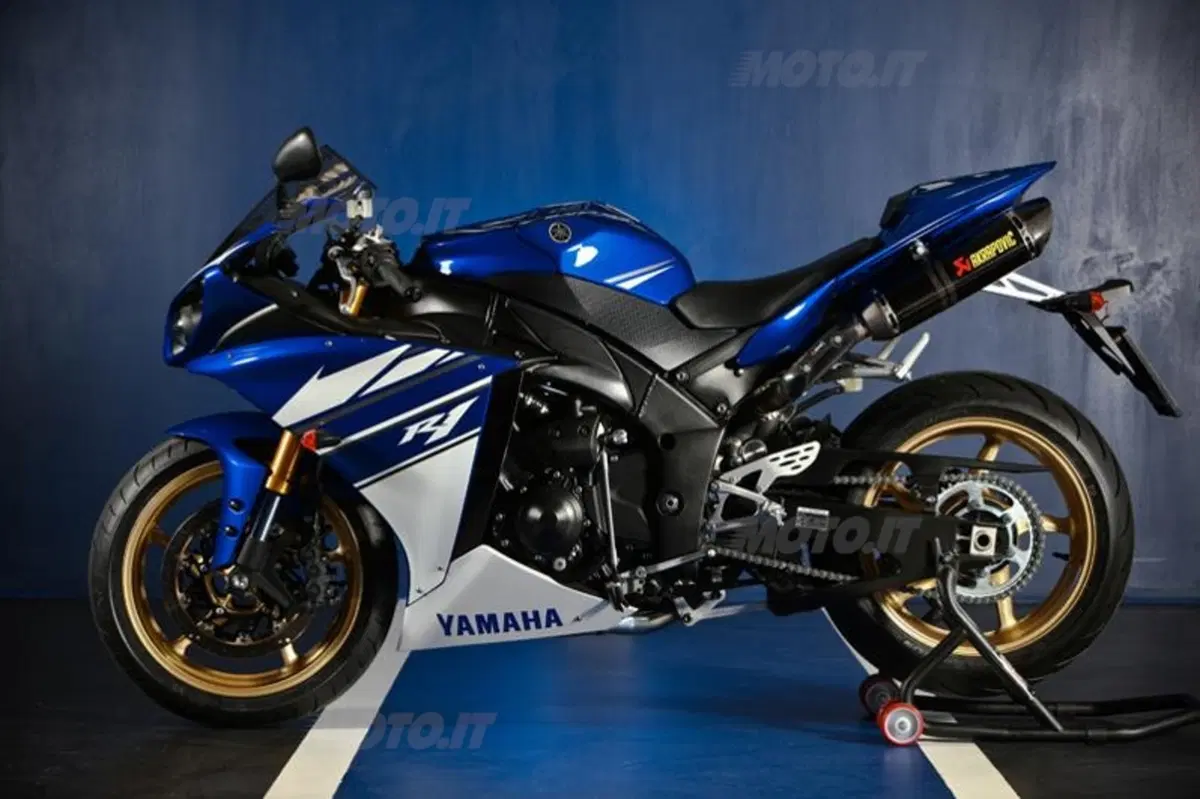 Yamaha R1 2010 "Akrapovic" (3)
