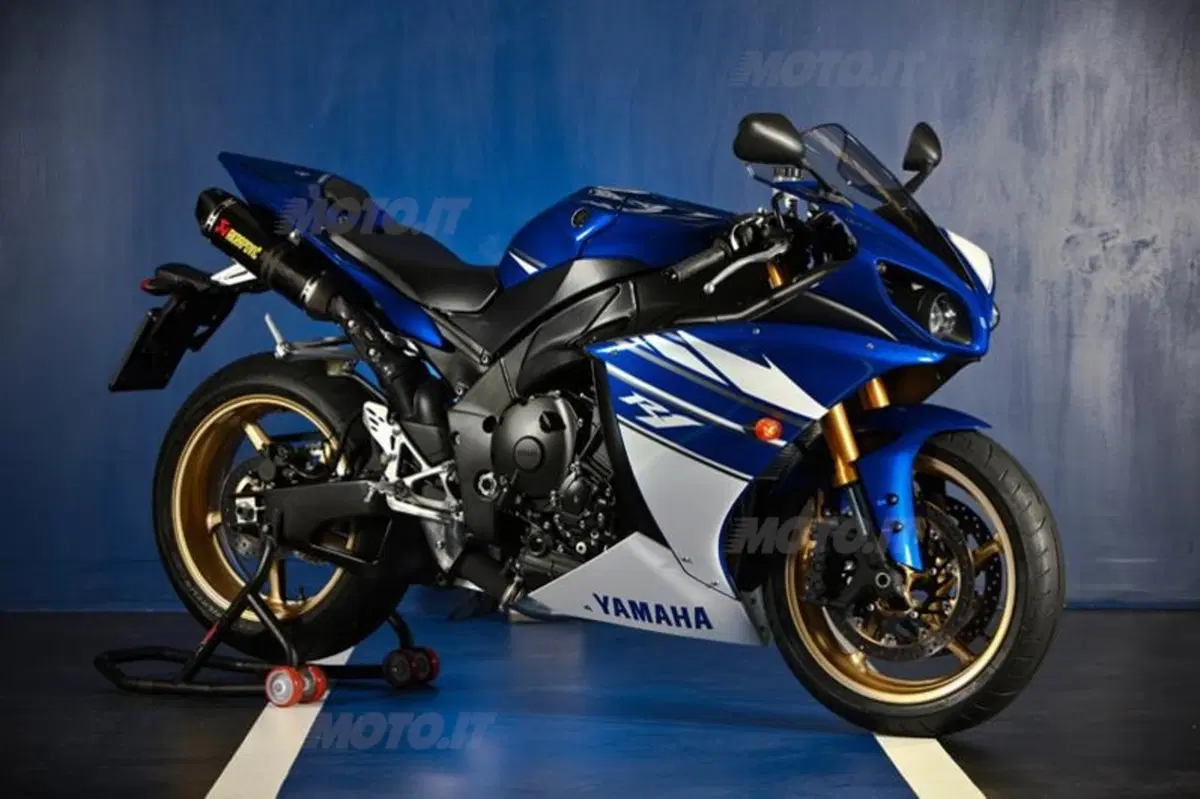 Yamaha R1 2010 "Akrapovic" (4)