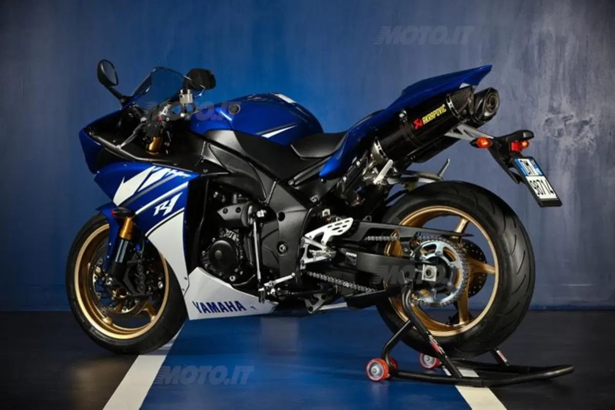 Yamaha R1 2010 "Akrapovic" (8)
