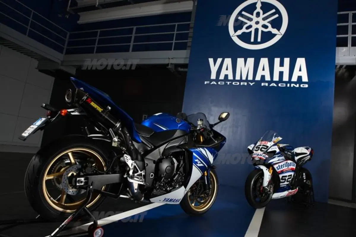 Yamaha R1 2010 "Akrapovic" (9)