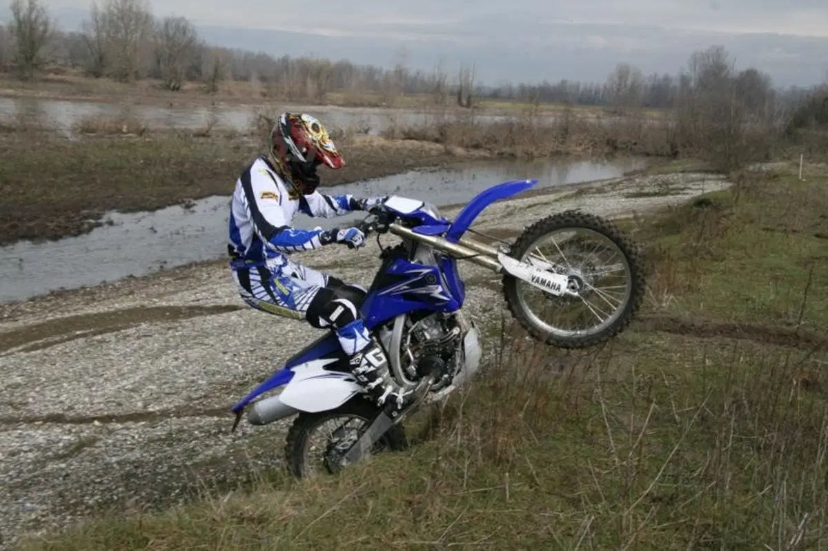 Yamaha WR 250F  (8)