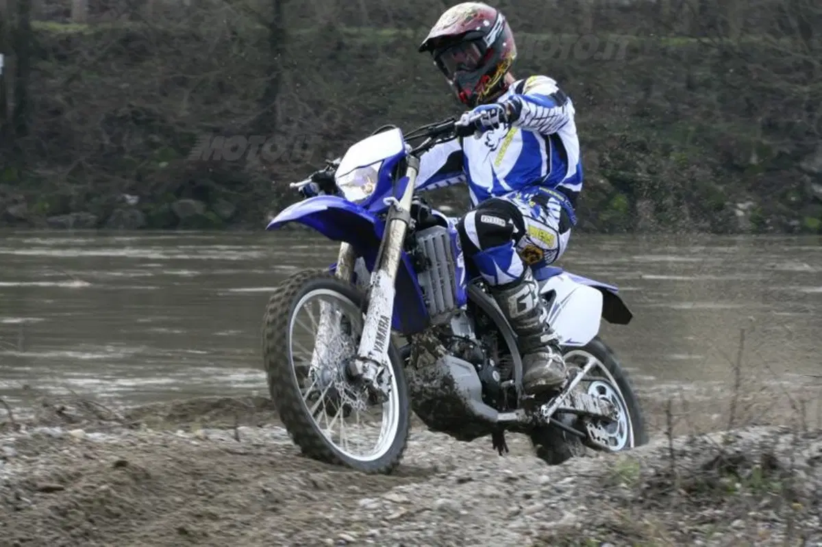 Yamaha WR 250F  (9)