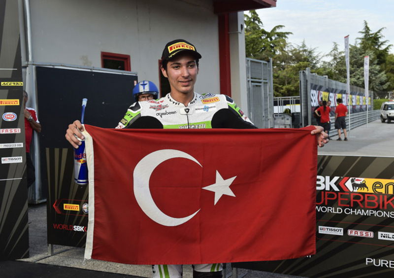 SBK. Razgatlioglu sostituisce Hook nel team Grillini 