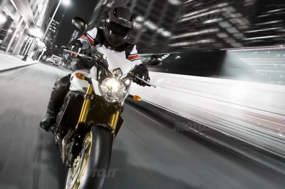 Svelata la Yamaha FZ8 (4)