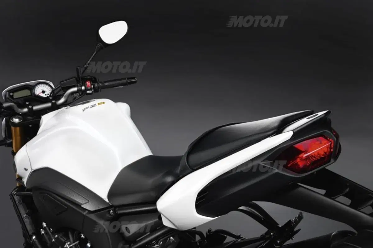 Svelata la Yamaha FZ8 (34)