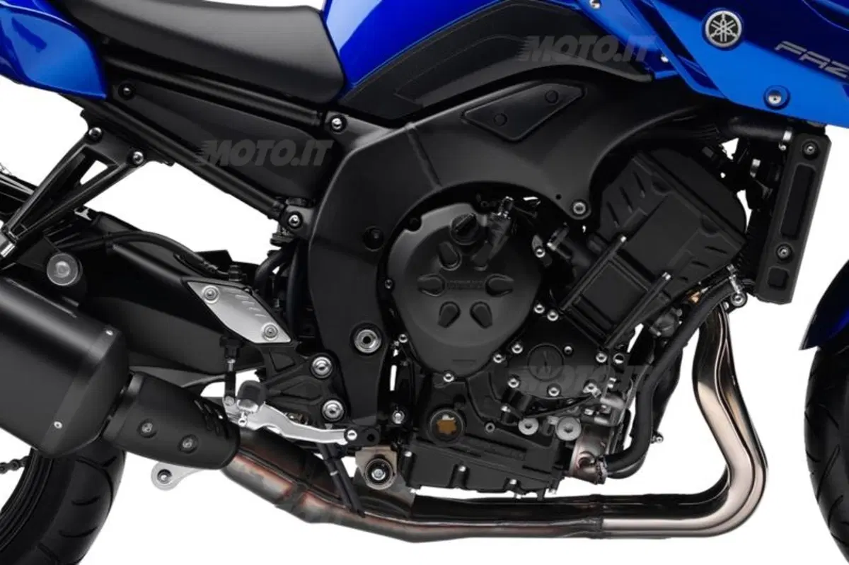 Yamaha Fazer8 (3)