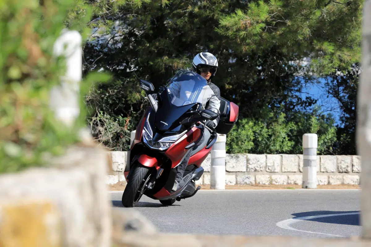 Honda Forza 300 e 125 | Tante novità (28)