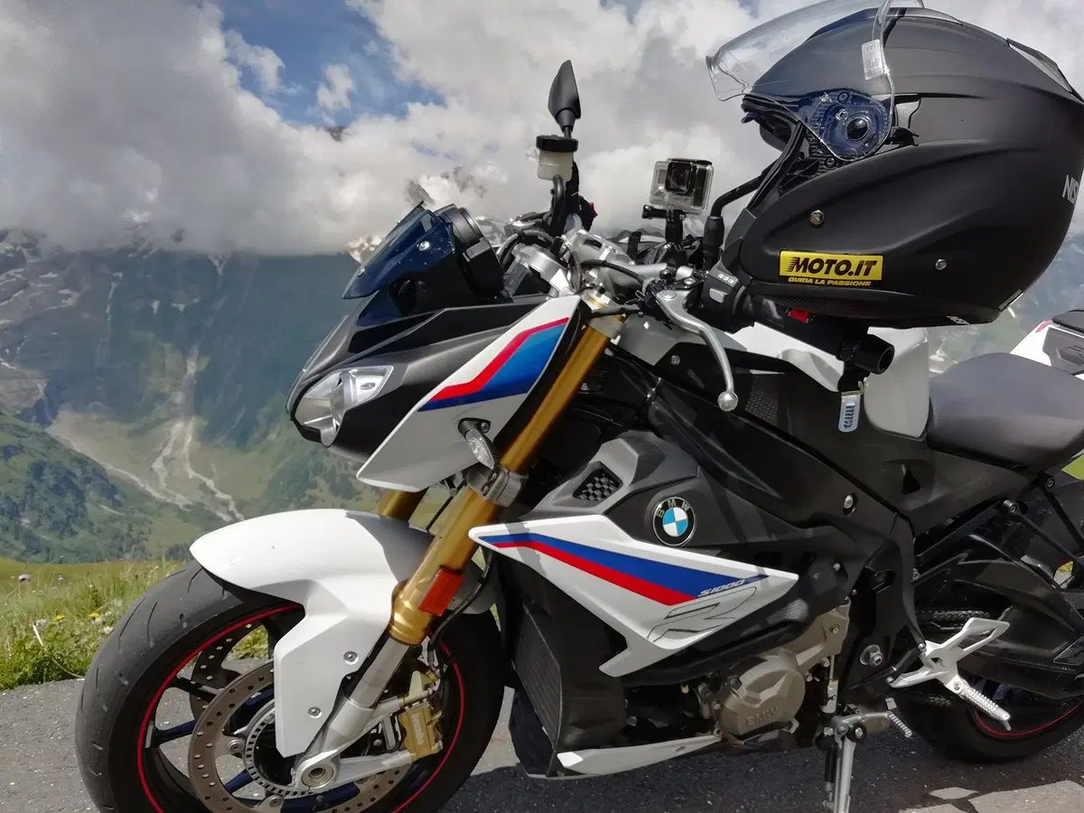 Con Louis Moto e i suoi prodotti sul Grossglockner (22)