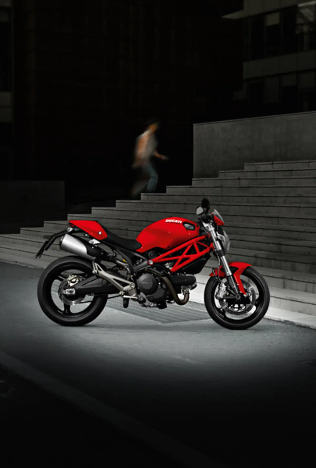 Ducati Monster 696 a 6.990 Euro (2)