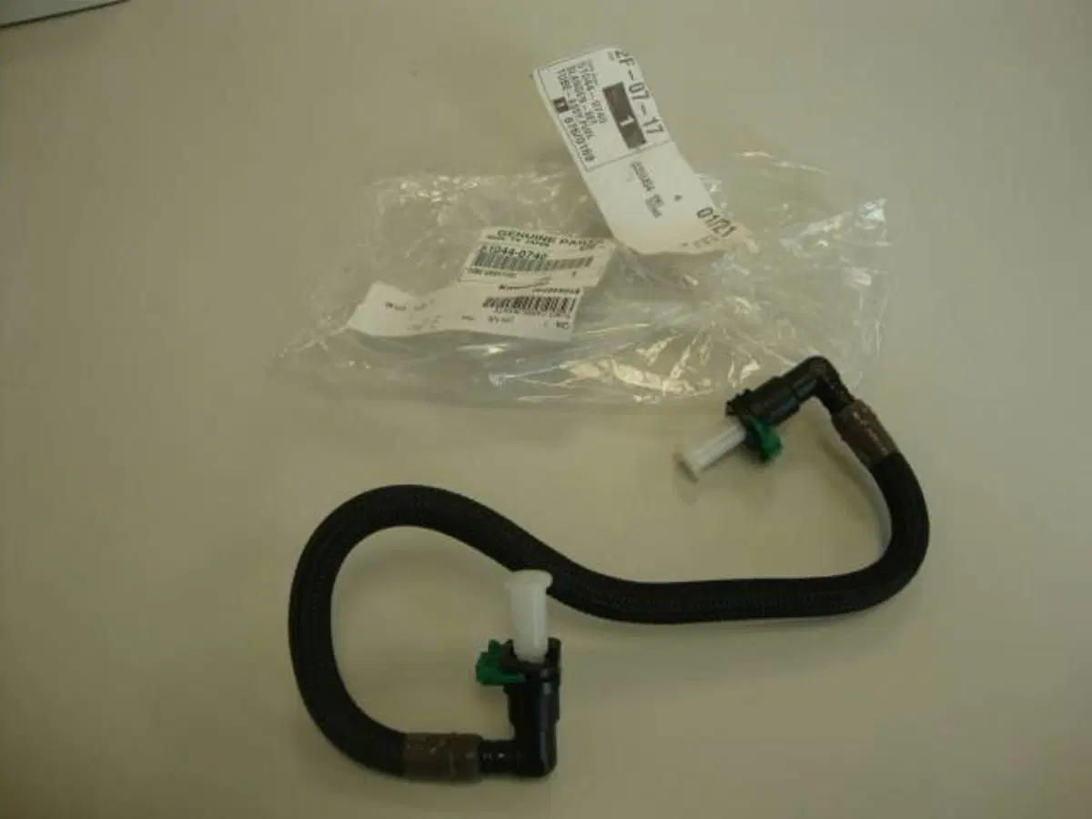 Tubo carburante Kawasaki Z800 (2)