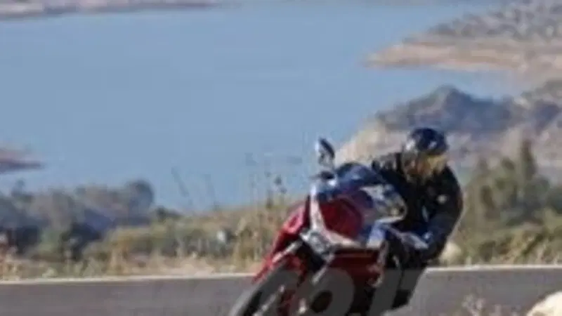 Nico Cereghini: "Stretching sulla moto"