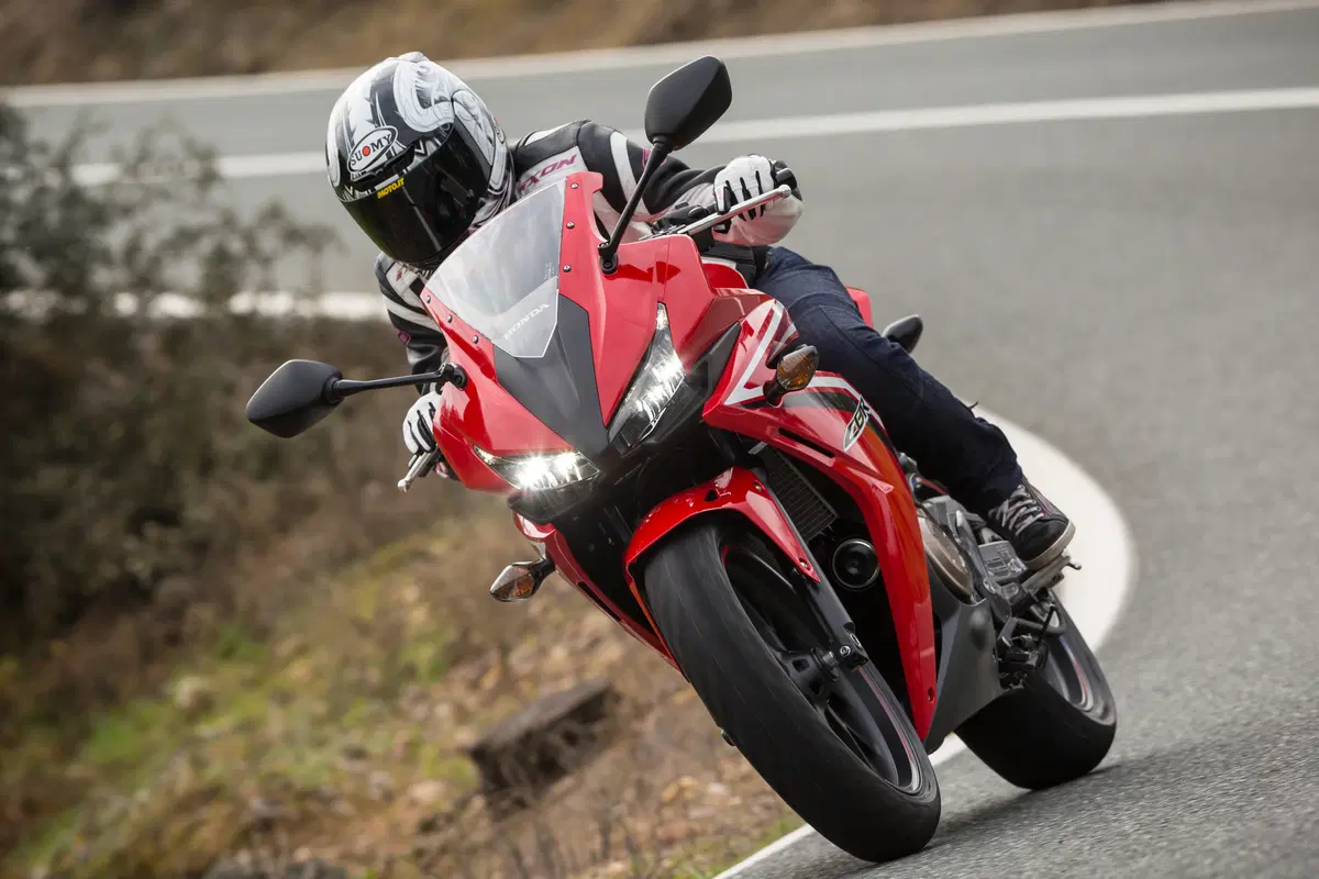 Honda CBR500R (2)