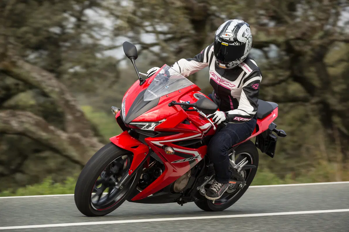 Honda CBR500R (4)