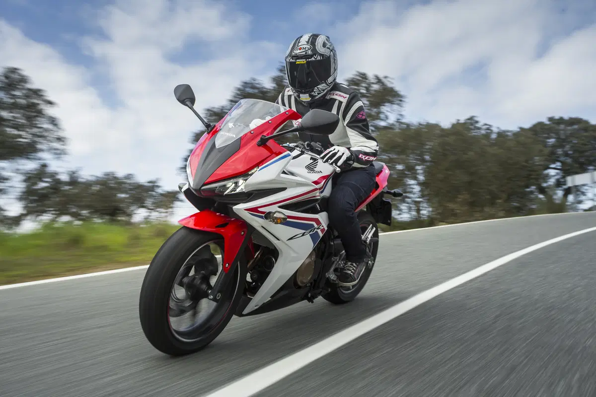 Honda CBR500R (10)
