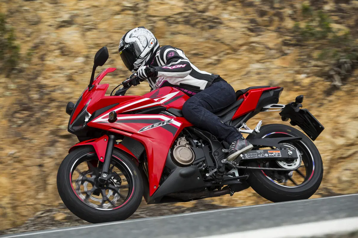 Honda CBR500R (11)
