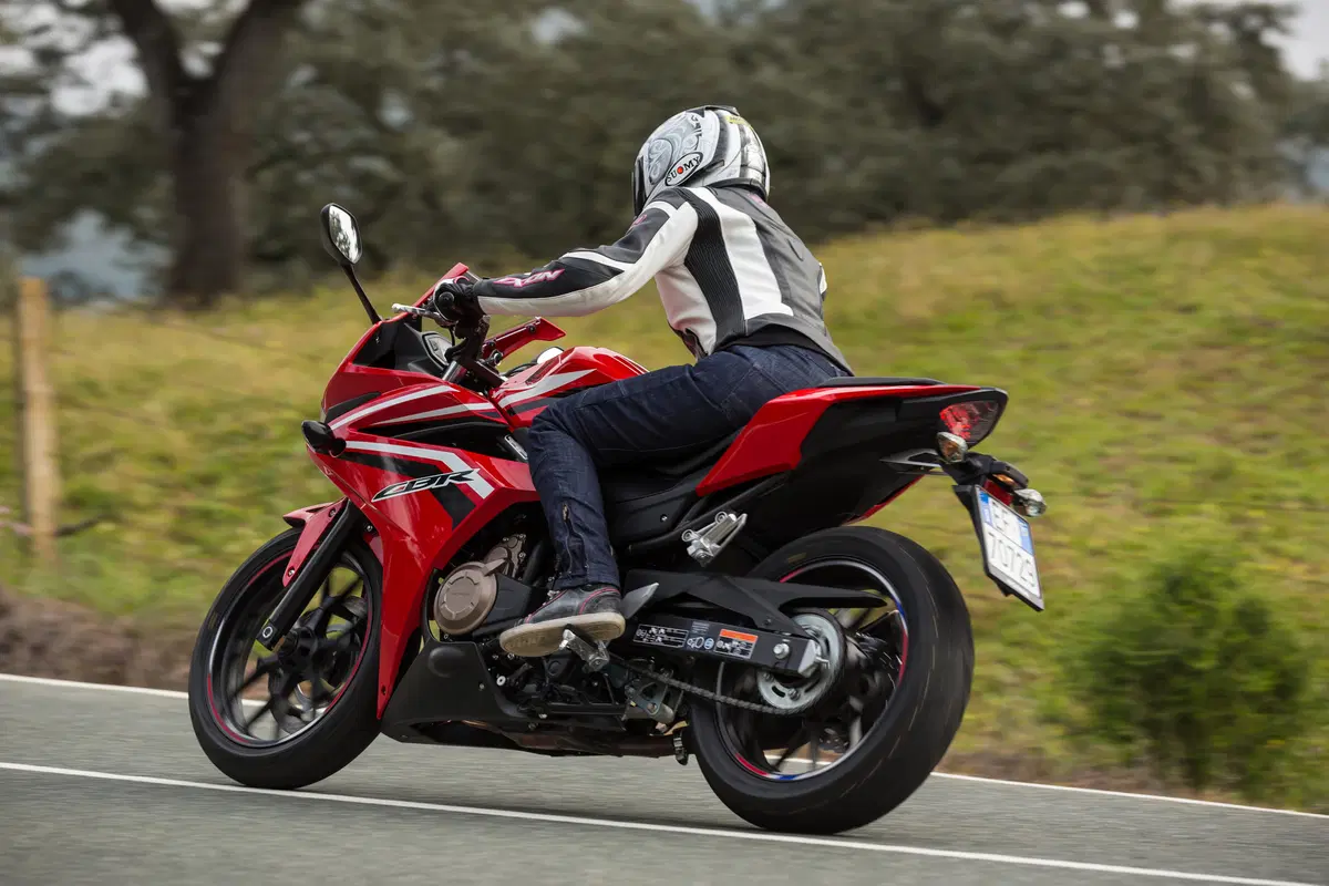 Honda CBR500R (3)