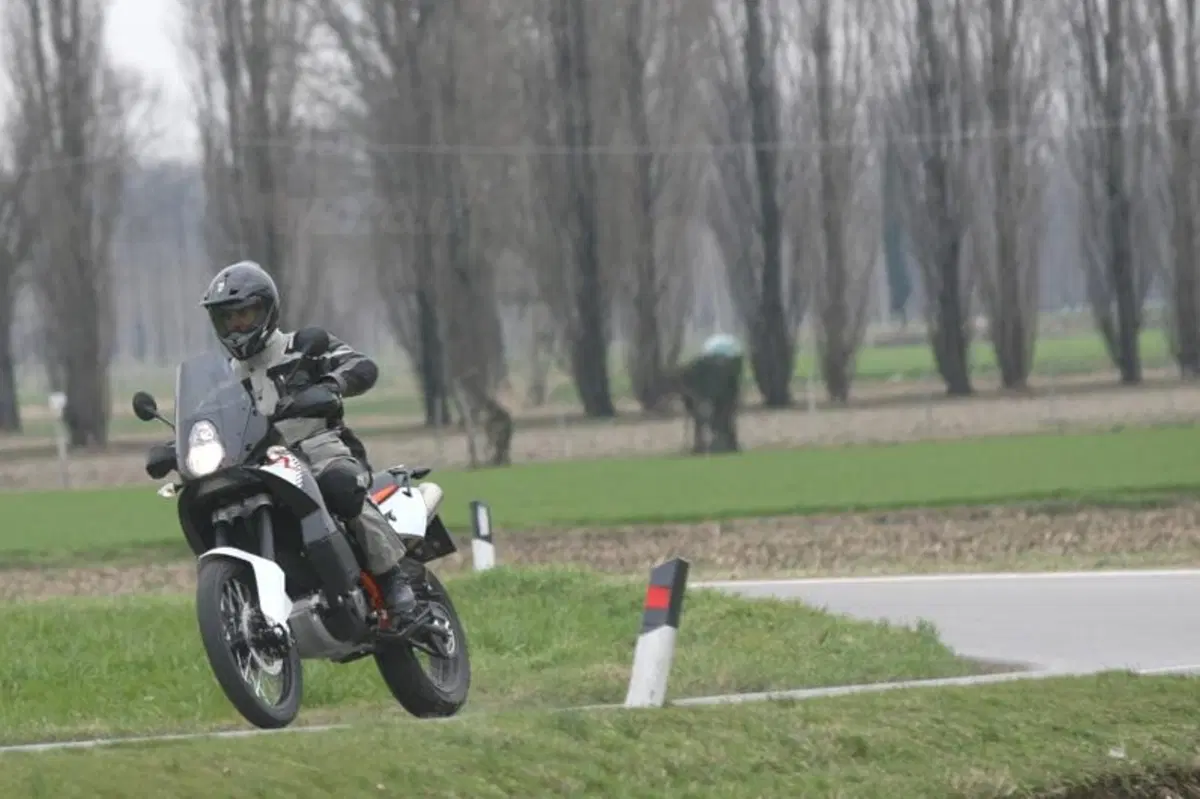 KTM Adventure 990 R  (3)
