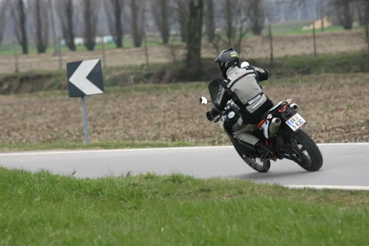 KTM Adventure 990 R  (4)
