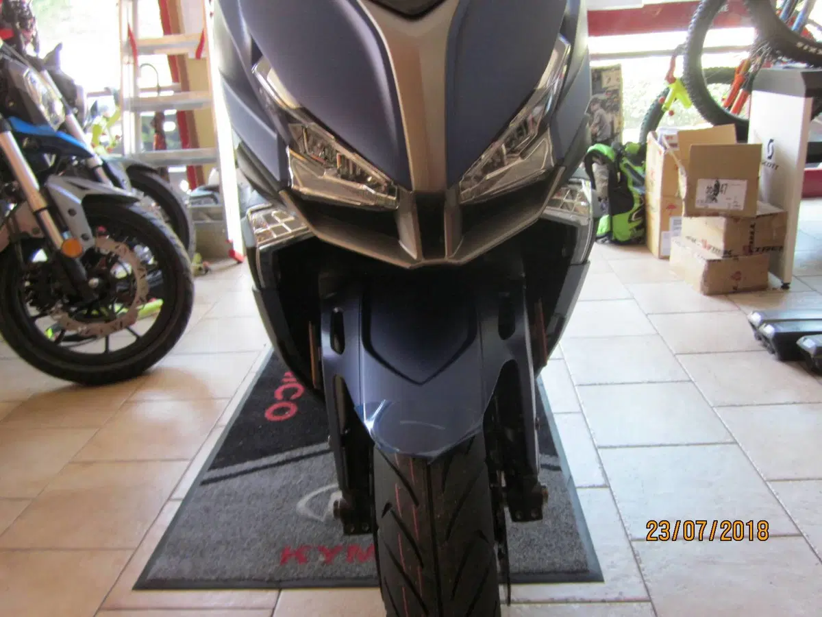 Kymco Xciting VS 400i (2023 - 26) (2)