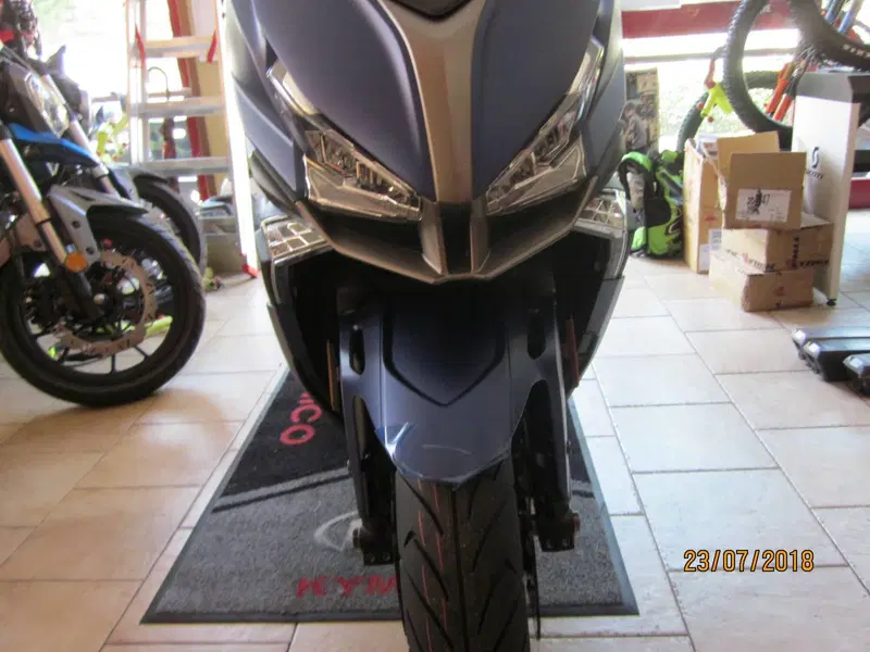 Kymco Xciting VS 400i (2023 - 26) (2)