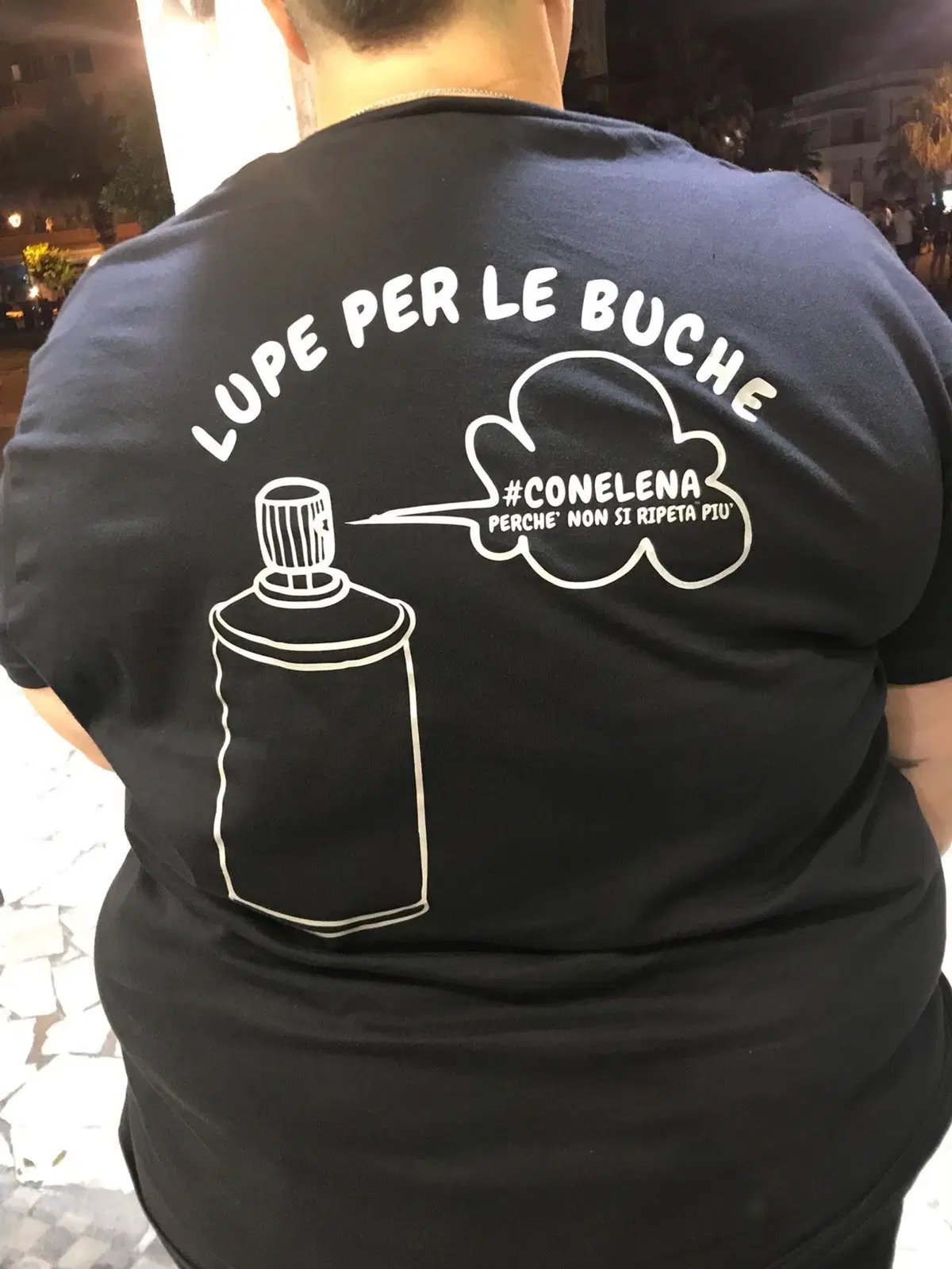'Lupe de Roma': nel nome di Elena, vernice spray segnala le buche (2)