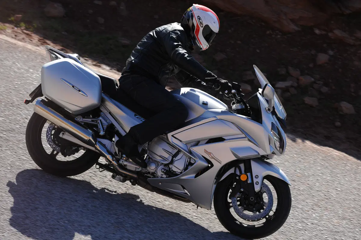 Yamaha FJR 1300 AE 2016 (4)