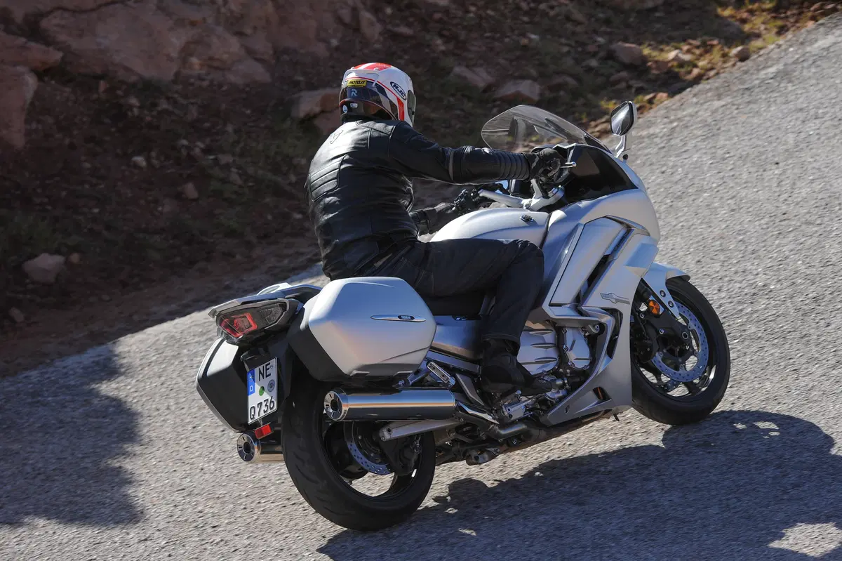 Yamaha FJR 1300 AE 2016 (5)