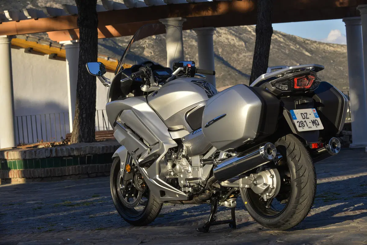 Yamaha FJR 1300 AE 2016 (9)