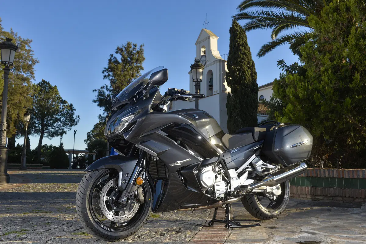 Yamaha FJR 1300 AE 2016 (11)