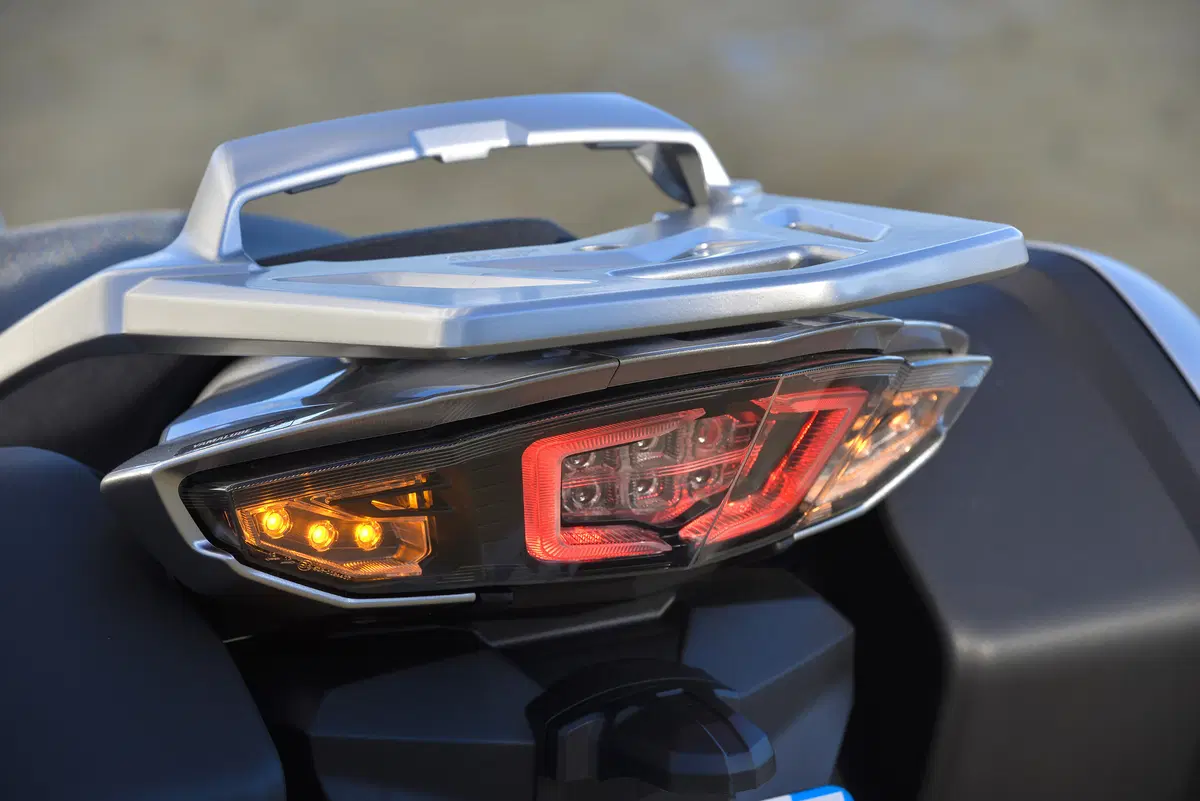 Yamaha FJR 1300 AE 2016 (17)