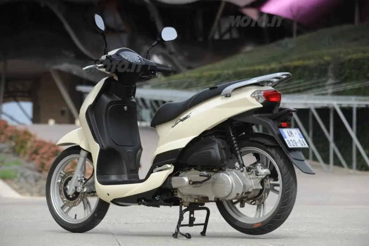 Peugeot Tweet 50, 125, 150 4T  (15)