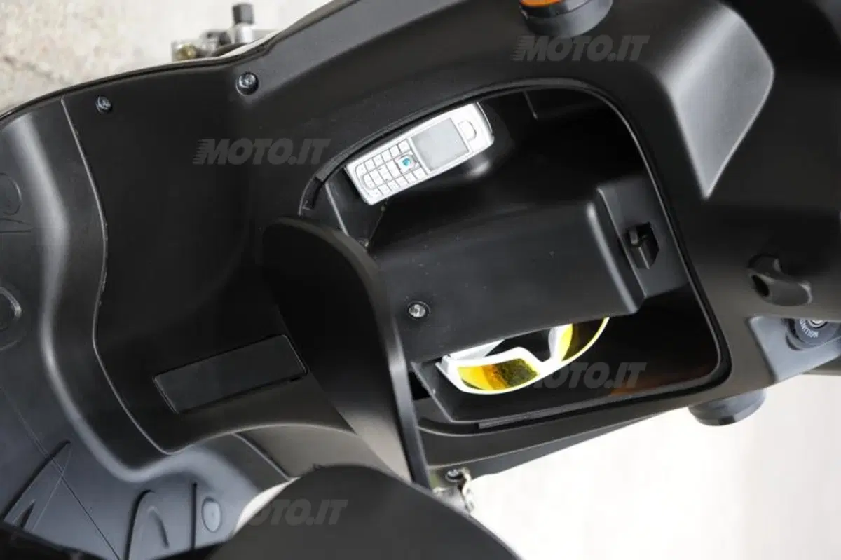 Peugeot Tweet 50, 125, 150 4T  (18)