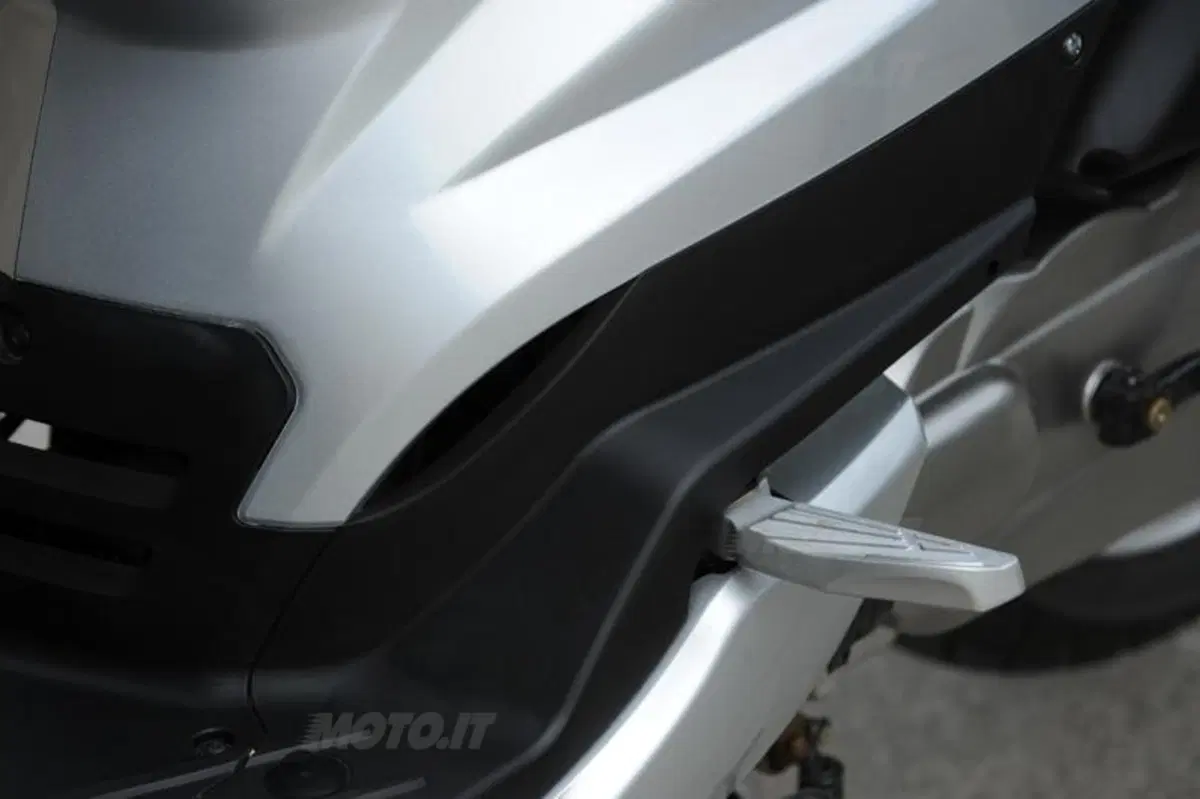 Peugeot Tweet 50, 125, 150 4T  (24)